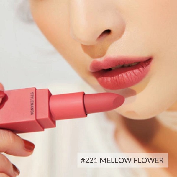 Ảnh minh họa: Son 3CE Mood Recipe Matte Lip Color 221 Mellow Flower màu hồng đất (1)