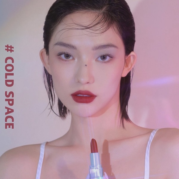 Ảnh minh hoạ: Son 3CE Soft Matte Lipstick Cold Space màu đỏ thuần (1)
