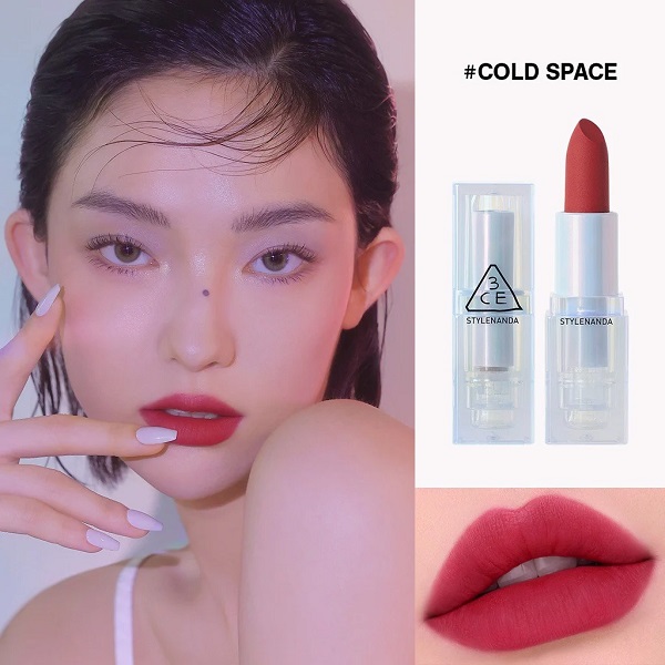 Ảnh minh hoạ: Son 3CE Soft Matte Lipstick Cold Space màu đỏ thuần (2)