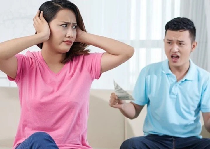 Hình ảnh: dua het 10 trieu dong moi thang nhung vo van mang nhieu no ve nha